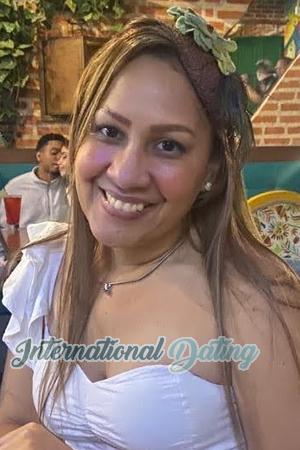 152345 - Tatiana Age: 44 - Colombia