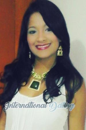 156923 - Yinis Age: 33 - Colombia