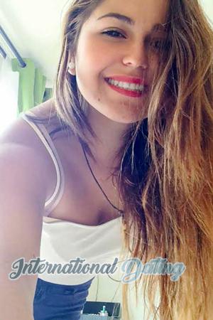 157806 - Liz Age: 33 - Chile