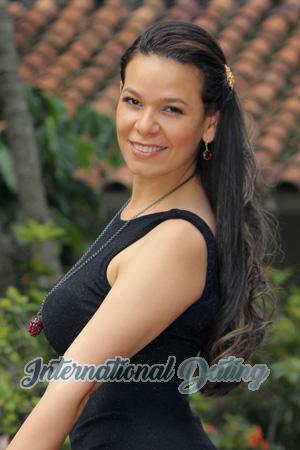 179936 - Yurary Age: 41 - Colombia