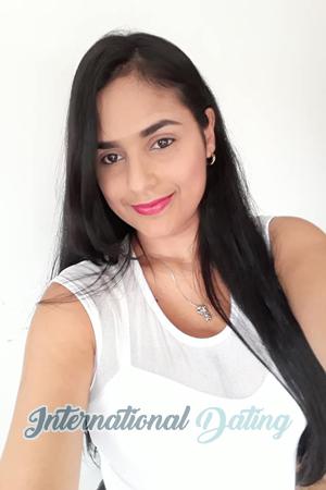 182796 - Laura Age: 34 - Colombia