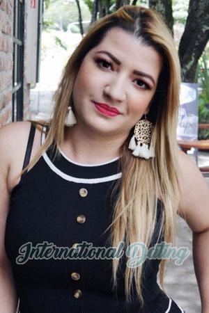 186686 - Guissela Age: 39 - Colombia