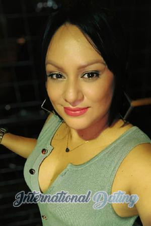 195143 - Alejandra Age: 42 - Costa Rica