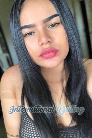 196158 - Laura Age: 25 - Colombia