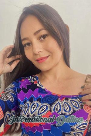 198511 - Laura Age: 41 - Colombia