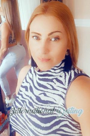 204172 - Laura Age: 47 - Costa Rica