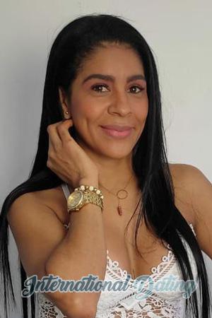 205734 - Yohana Age: 43 - Colombia