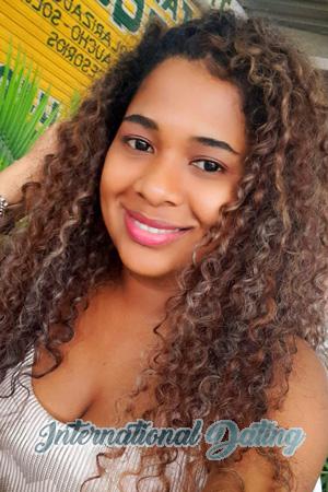 205916 - Yaneiris Age: 39 - Colombia