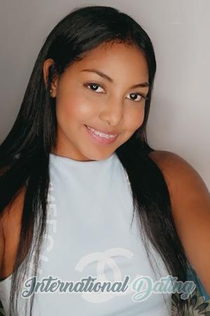 207042 - Yulieth Age: 26 - Colombia