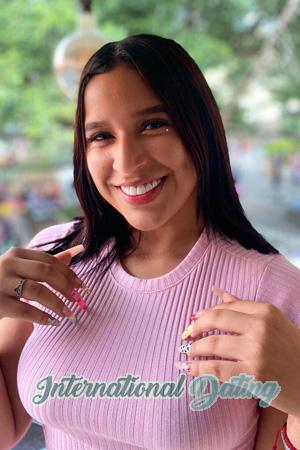209663 - Yurani Age: 23 - Colombia