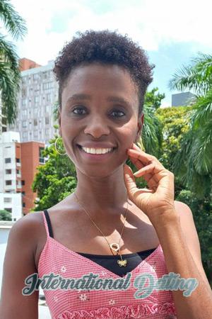 210812 - Sixta Age: 41 - Colombia