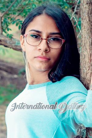 211856 - Michelle Age: 22 - Costa Rica