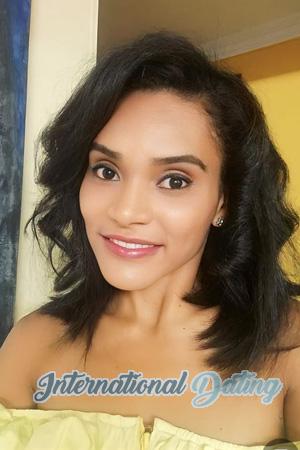 215144 - Yanaika Age: 34 - Colombia