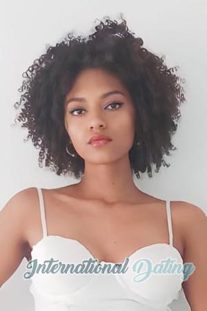 215243 - Carolina Age: 28 - Colombia