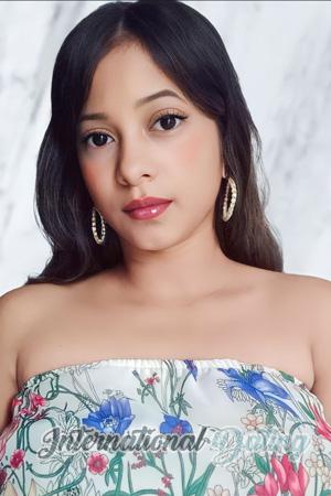 215556 - Laura Age: 34 - Colombia