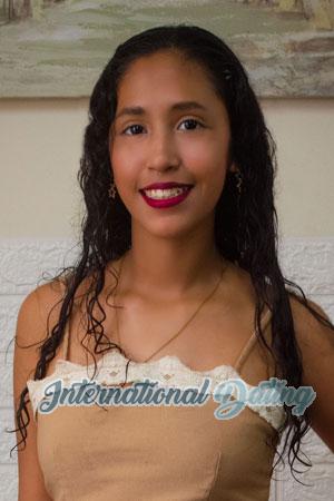 217338 - Ariana Age: 22 - Peru