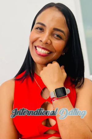 218449 - Yisel Age: 45 - Colombia