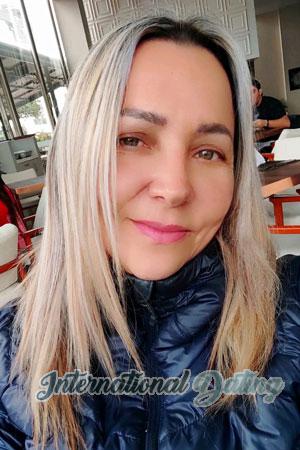 220610 - Sara Age: 50 - Peru