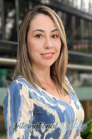 221403 - Janeth Age: 46 - Colombia