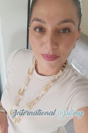 225118 - Evelyn Age: 39 - Costa Rica