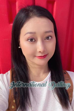 225137 - Lily Age: 51 - China