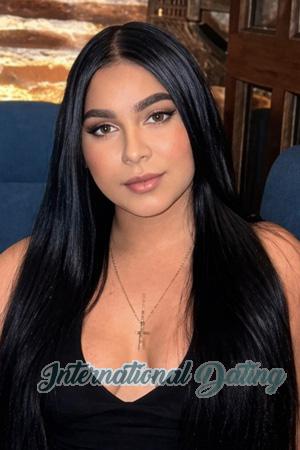 227132 - Maybelline Age: 24 - Colombia