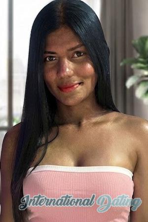 228306 - Laura Age: 27 - Colombia